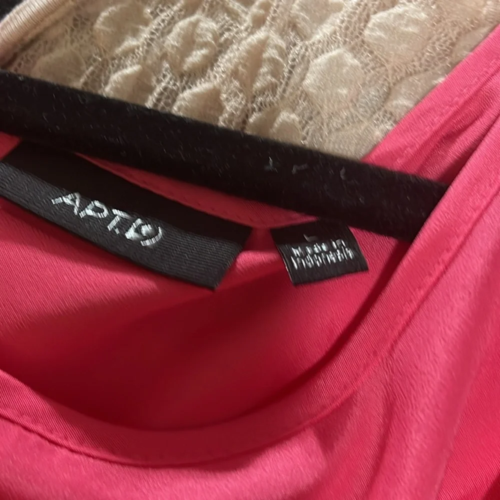 Pink blouse - Picture 3 of 3